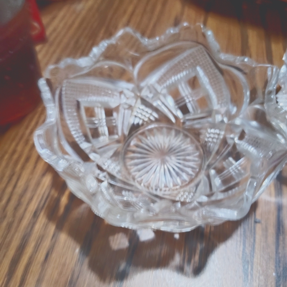 Elegant Crystal Decorative Bowl